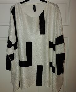 Berek Black and White Poncho